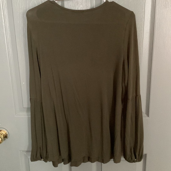 Olive Green Keyhole Top - Picture 2 of 4